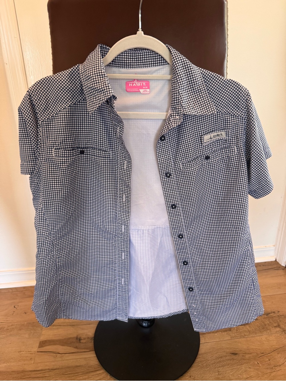 Habit Women’s Short-Sleeve Button-Down Shirt in Navy Gingham